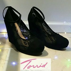 New Torrid black faux suede and lace shoes